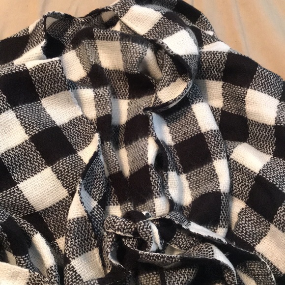 NY&C Light Weight Wrap NWT - Picture 4 of 6